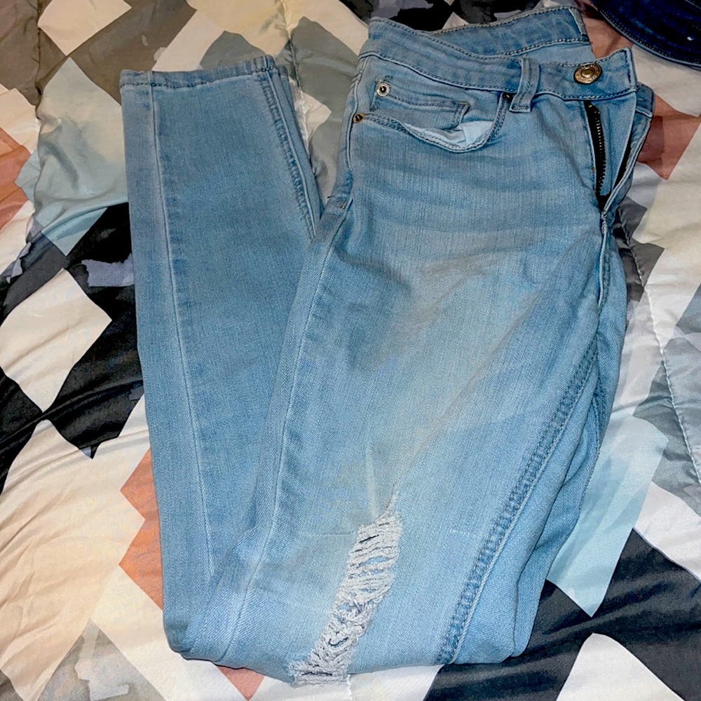 Skinny jegging jeans